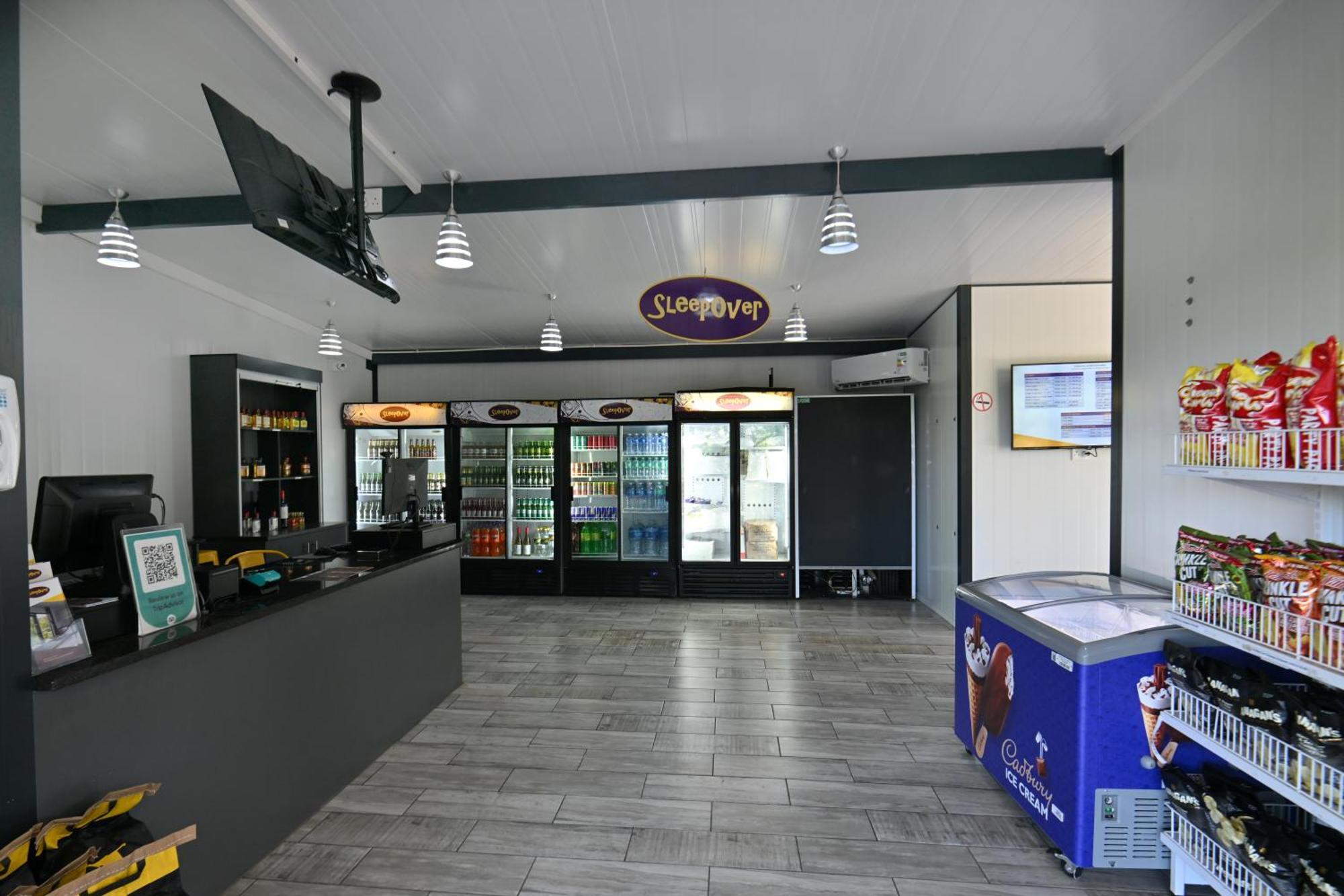 Sleepover Kruger Gate Skukuza Exterior photo