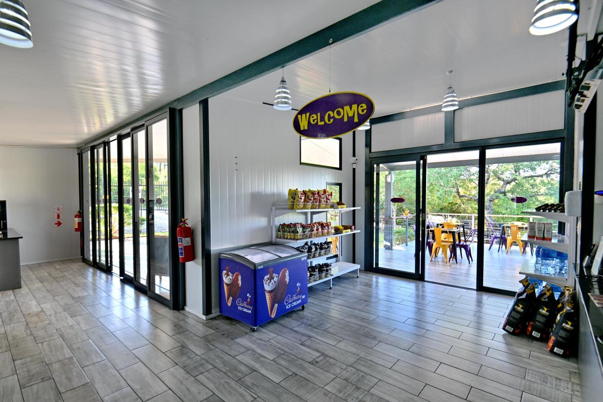 Sleepover Kruger Gate Skukuza Exterior photo