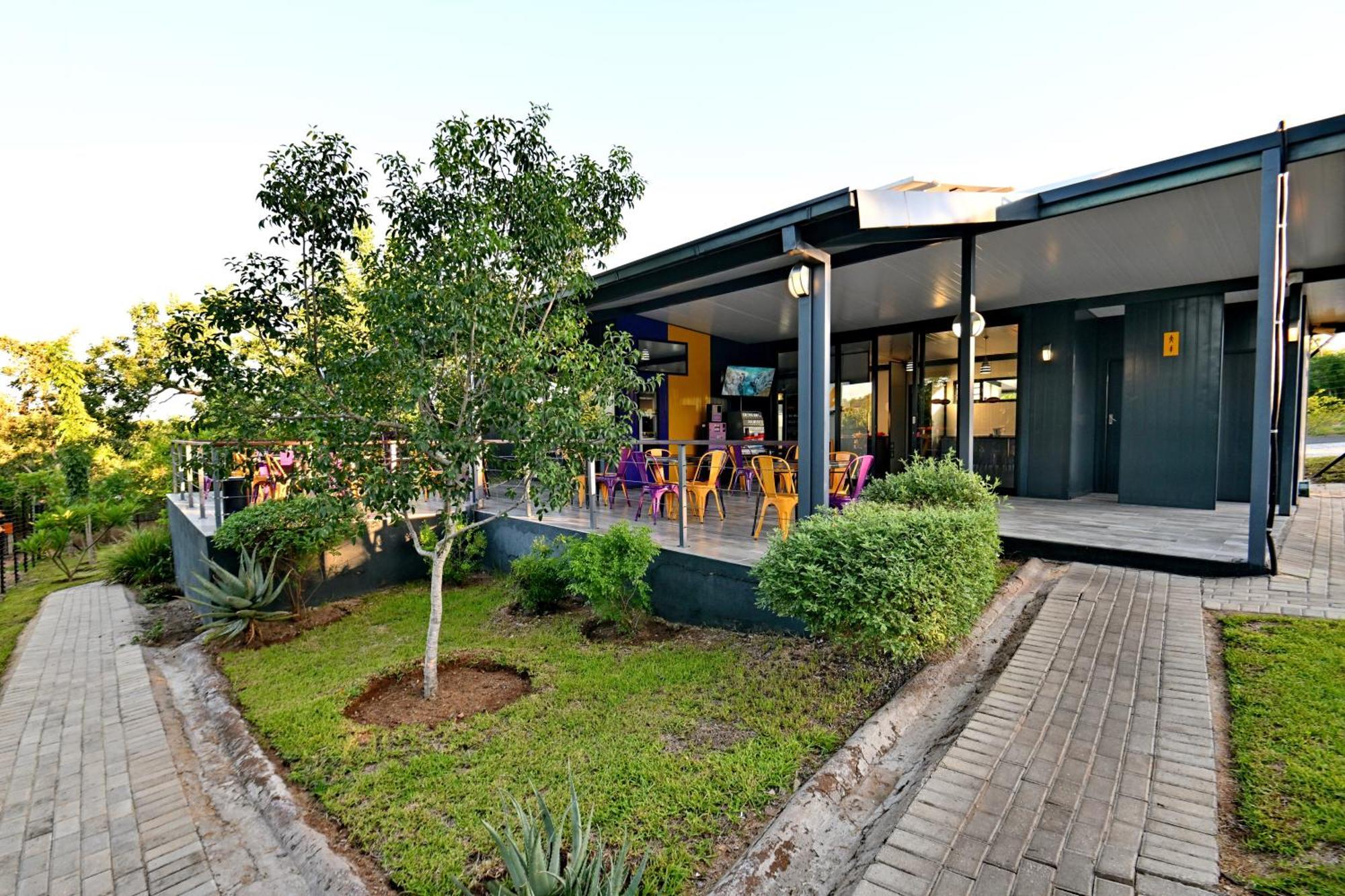 Sleepover Kruger Gate Skukuza Exterior photo