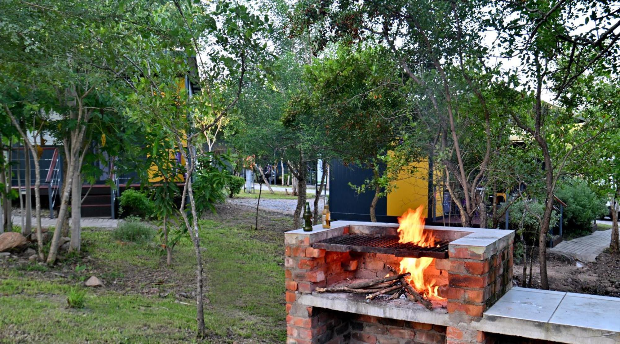 Sleepover Kruger Gate Skukuza Exterior photo