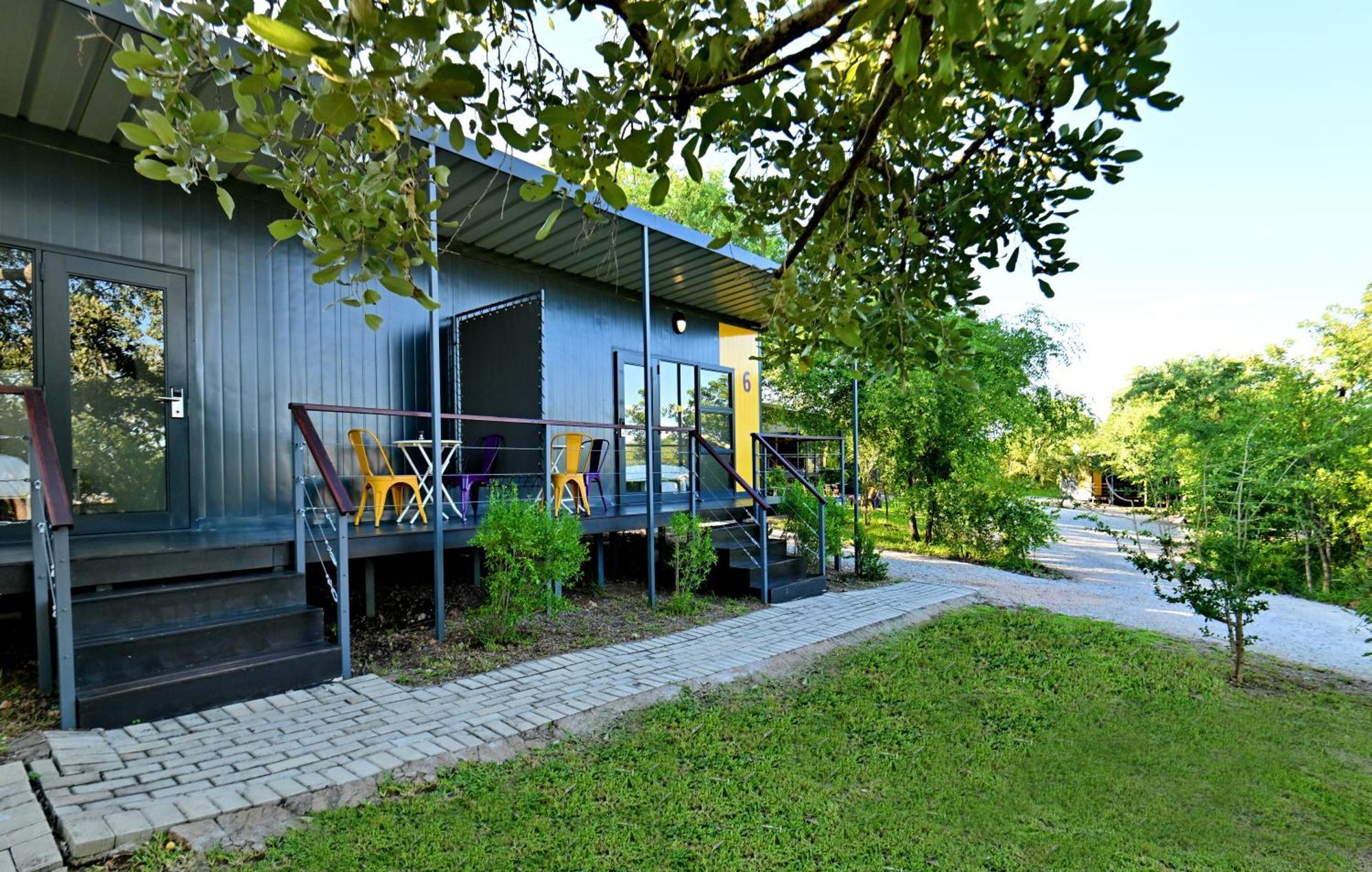 Sleepover Kruger Gate Skukuza Exterior photo